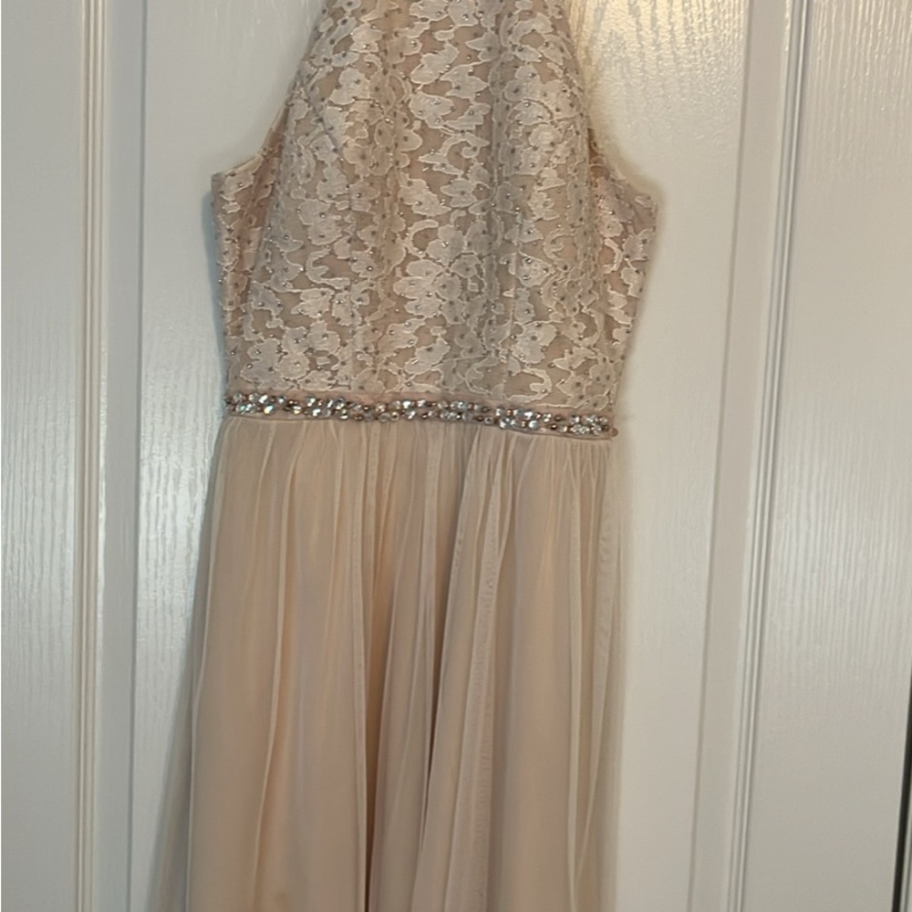 Elegant Lace and Chiffon Dress with Rhinestone Detail